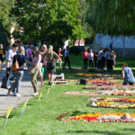 Panevėžio lopšelis-darželis „Puriena“ jau penkioliktus metus iš eilės subūrė miesto švietimo įstaigų bendruomenę į kūrybinių darbų plenerą po atviru dangumi „Gamtos spalvos“.