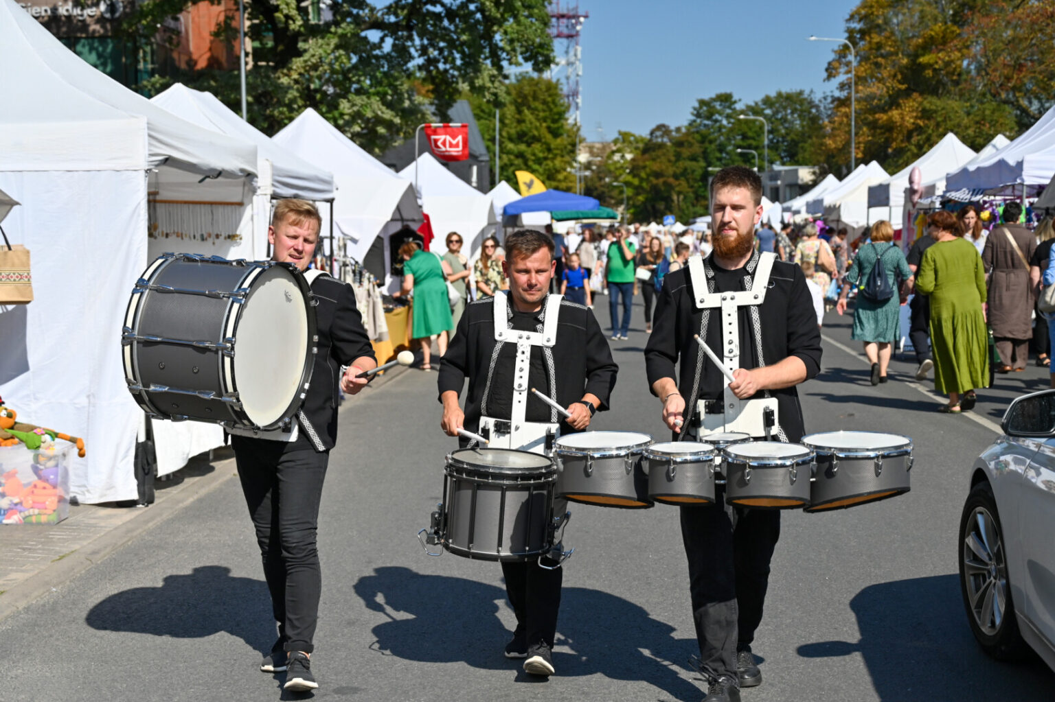 Teisingumo ministrė Seimo narė Ewelina Dobrowolska siūlo netaikyti reikalavimo aptarnauti klientus valstybine lietuvių kalba laikinai mugėse prekes parduodantiems asmenims.