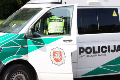 Įsibrovę per sugadintą langą, vagys išnešė šeimininkų turto už apvalią sumą.