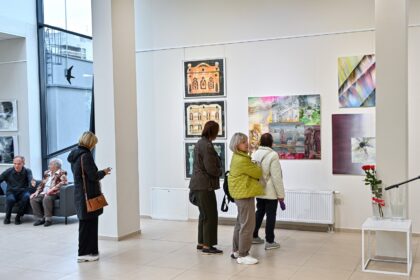 Panevėžio miesto dailės galerijoje atidaryta 10-osios tarptautinės akvarelės bienalės „Baltijos tiltai 2024. X // TEN“ paroda.