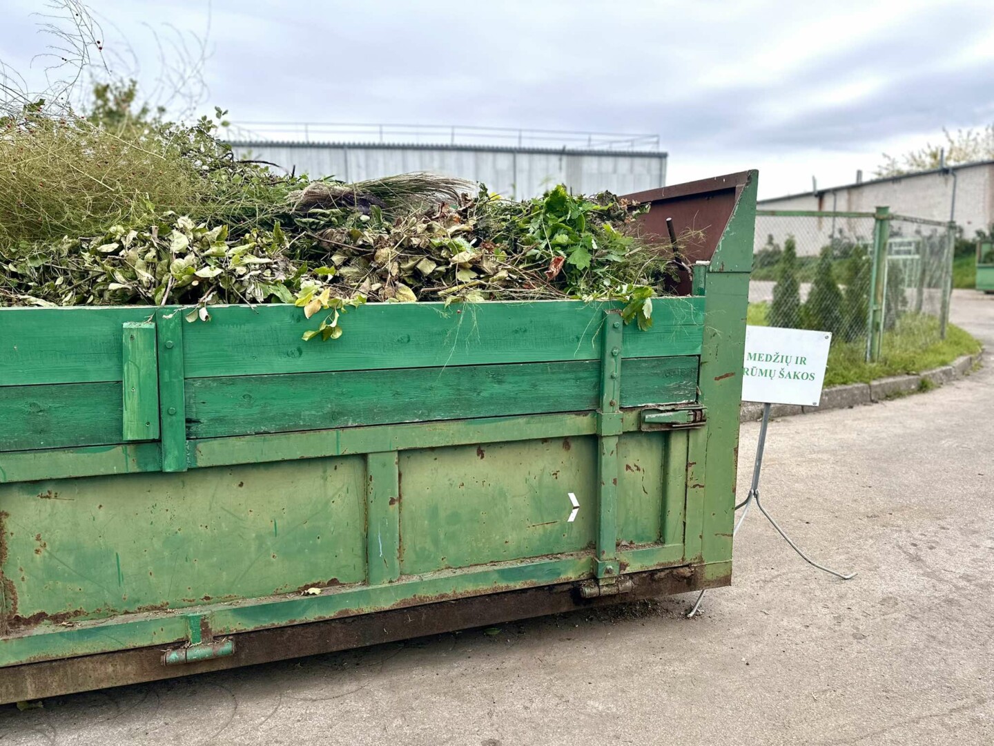 Jau nuo pavasario panevėžiečiai žaliųjų atliekų nebegalės atgabenti į aikštelę Pilėnų gatvėje. SEKUNDE.LT archyvo nuotr.