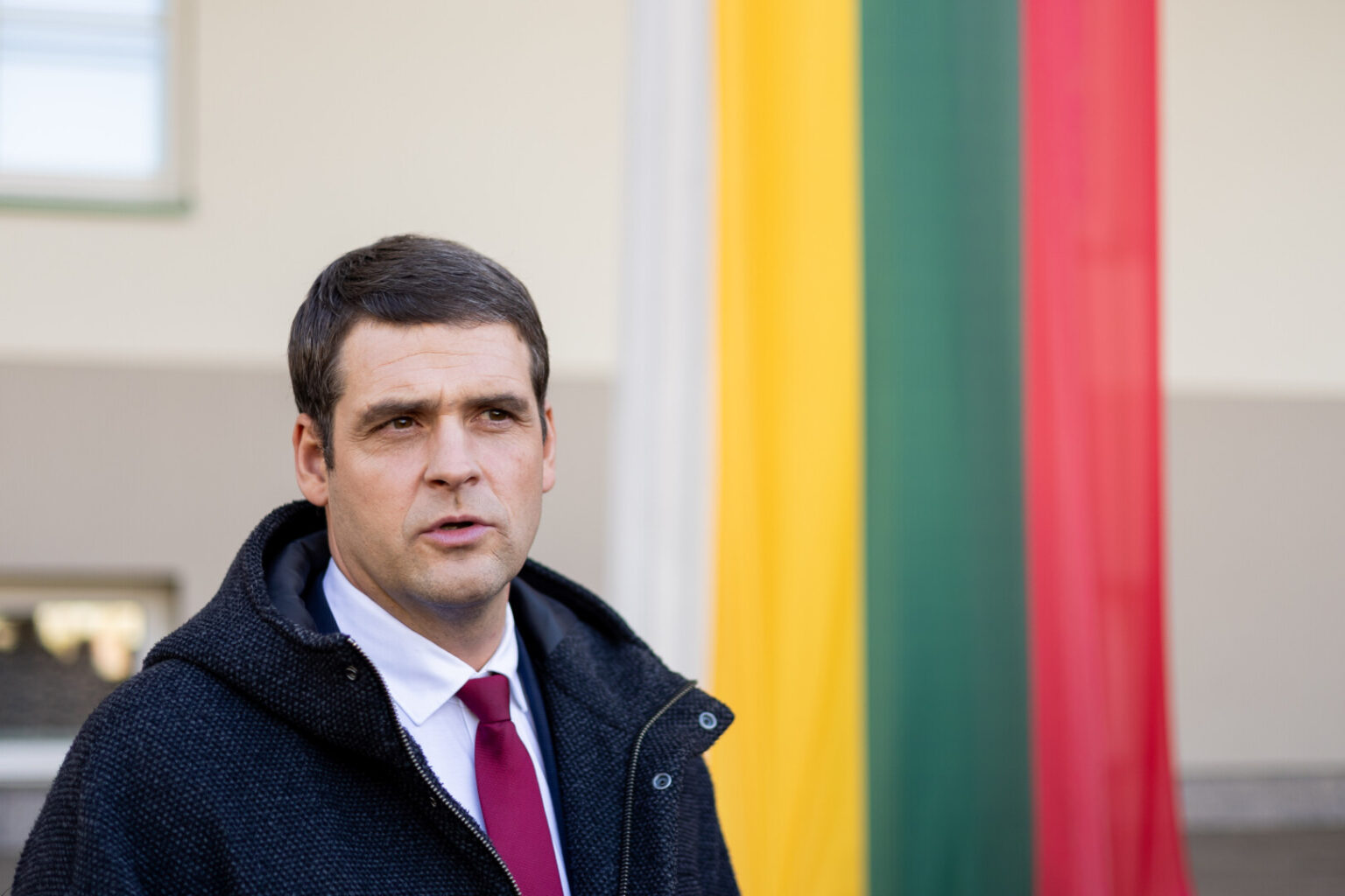 Socialdemokratų kandidatas į premjerus Gintautas Paluckas pabrėžia, kad dėl „Nemuno aušros“ lyderio Remigijaus Žemaitaičio antisemitinių pareiškimų iškeltos bylos – šio politiko nebus formuojamame Ministrų kabinete.