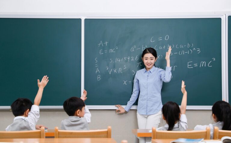 Kinijoje vaikus, gaunančius itin prastus pažymius iš matematikos ir fizikos, ketinama gydyti.