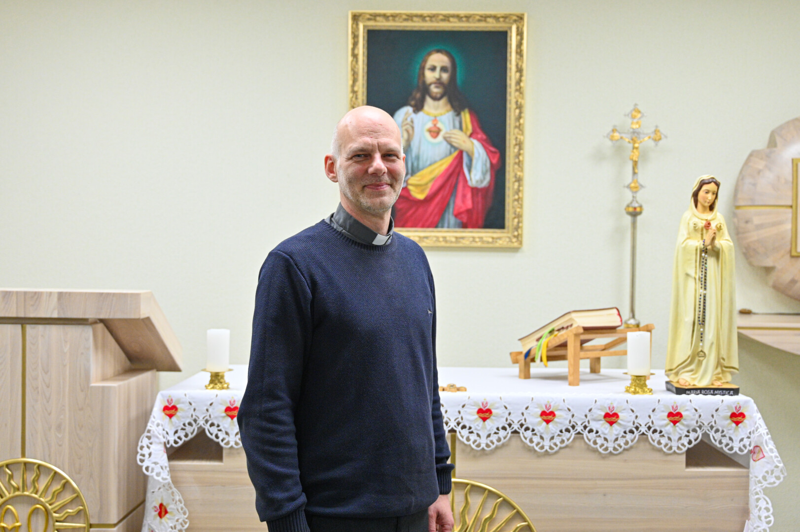 Dar būdamas devynerių Mindaugas Kučinskas itin stipriai pajuto savo pašaukimą tarnauti Dievui ir žmonėms. P. ŽIDONIO nuotr.