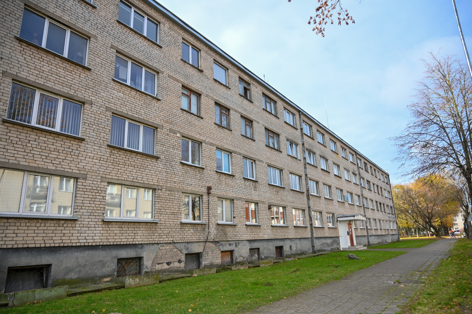 Likusios tuščios patalpos ir saugomos, ir šildomos. P. ŽIDONIO nuotr.