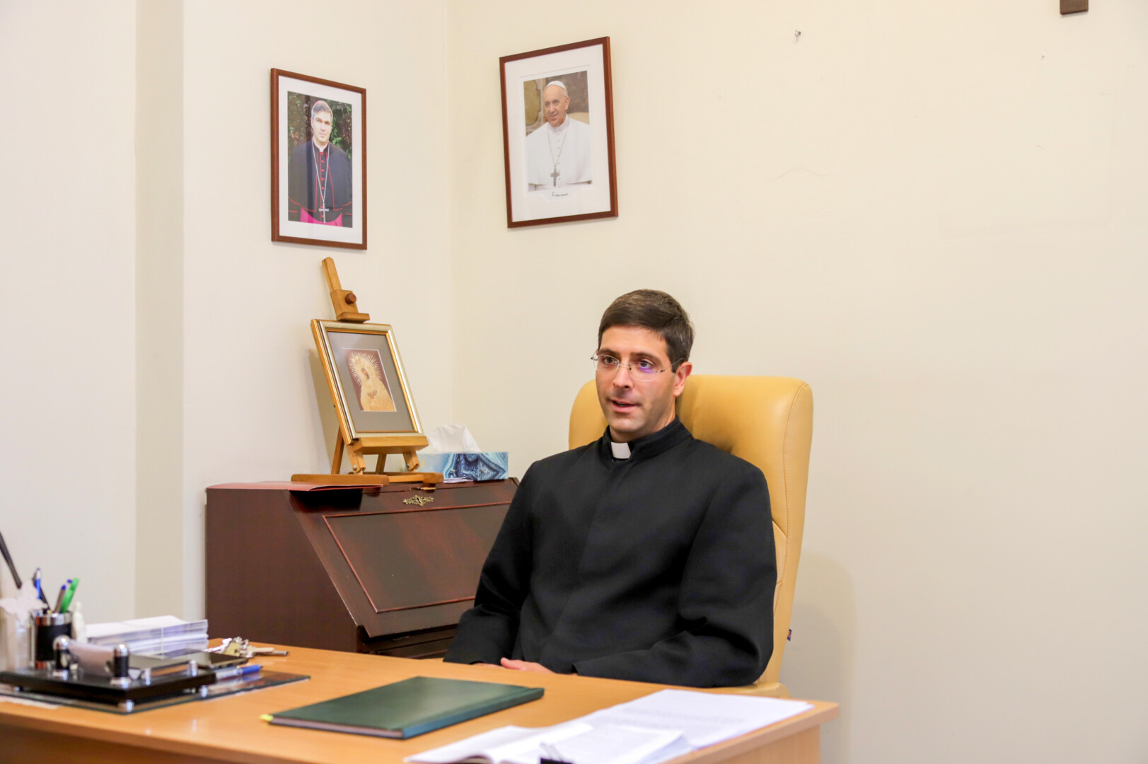 Koplyčios rektorius Chuanas Markosas Kodutis tikisi, kad jau trejus metus trunkantis jo žygis dėl koplyčios panduso pagaliau bus baigtas pavasarį. P. ŽIDONIO nuotr.