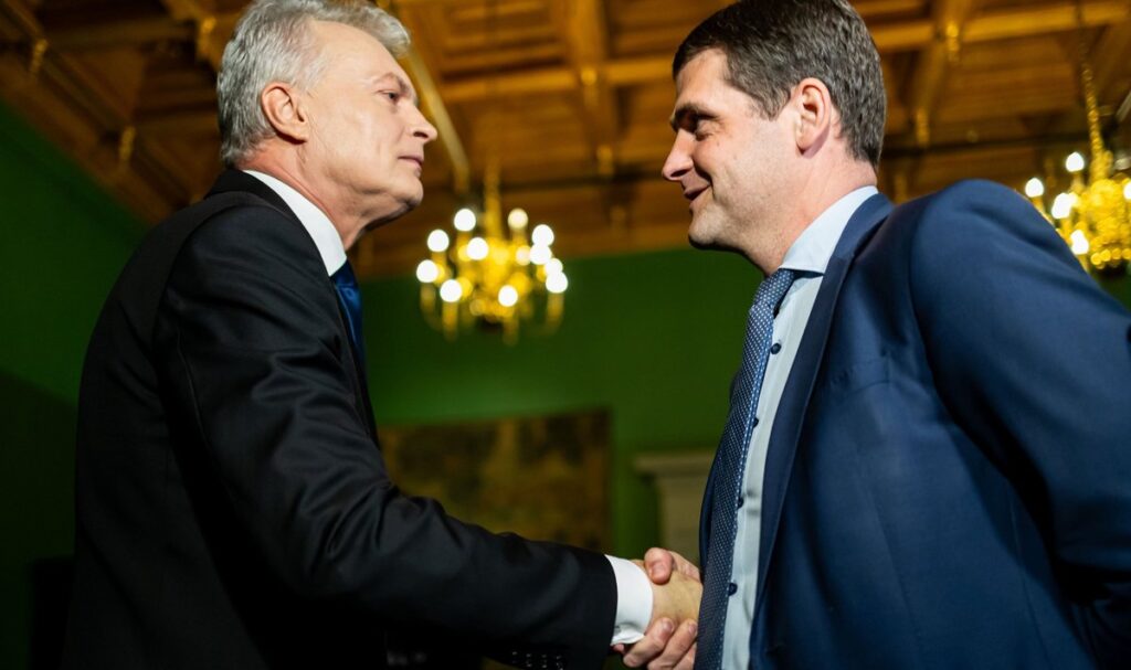 Didžiausią gyventojų pasitikėjimą išlaiko prezidentas.