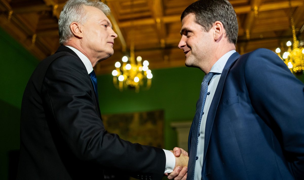 Didžiausią gyventojų pasitikėjimą išlaiko prezidentas.