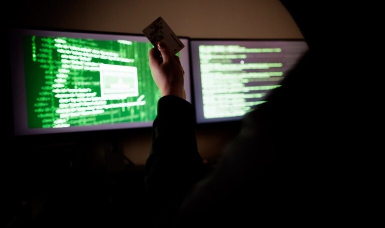 Egzistuoja daugybė teorijų apie finansinius sukčius ir metodus nuo jų apsisaugoti, tačiau nebūtinai visos jos yra teisingos.