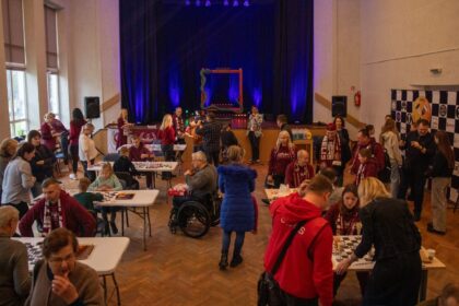 Ėriškiuose prie šaškių lentų savaitgalį virė azartiškos ir gardžios kovos.