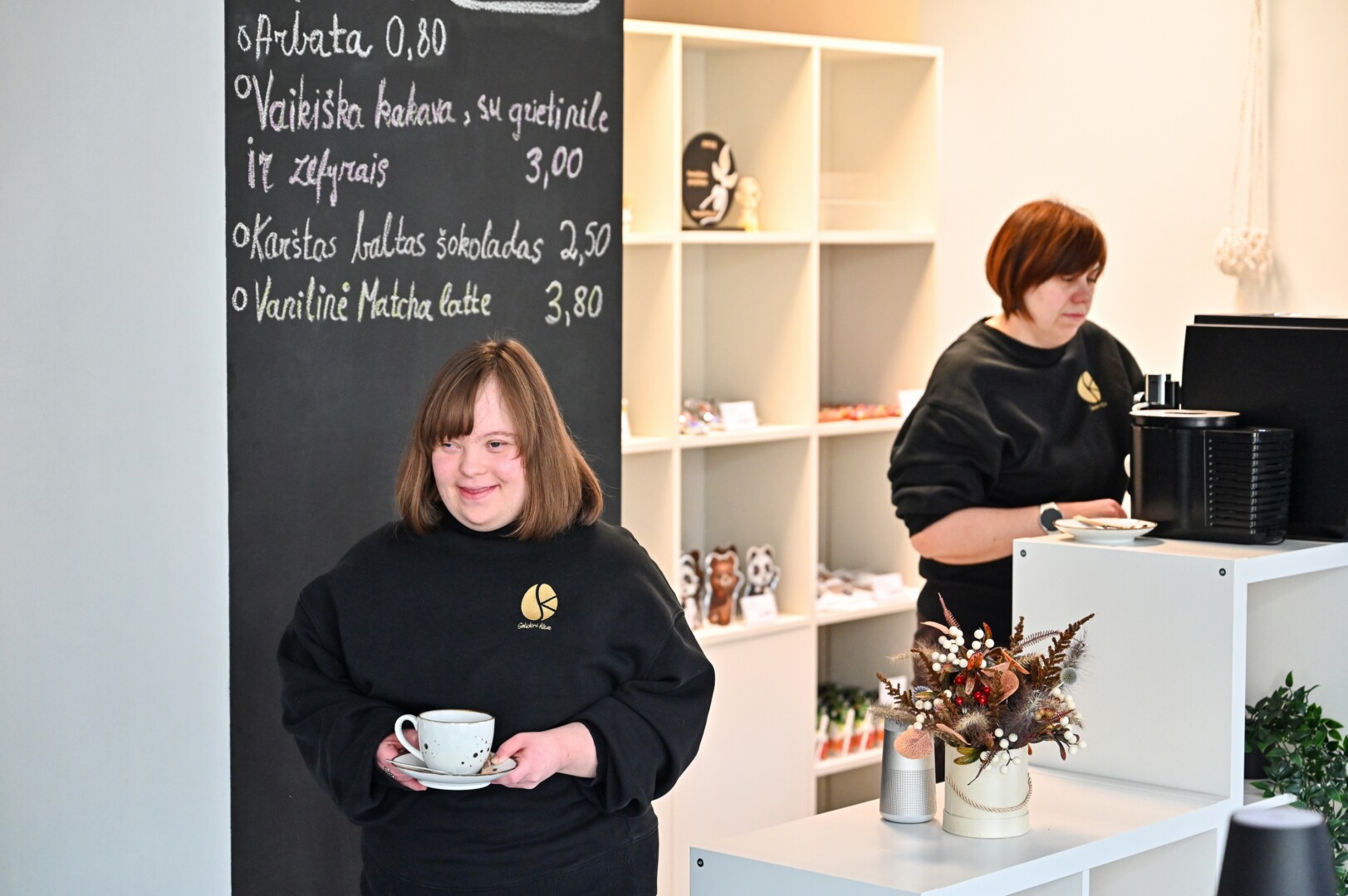 Užsidarant kitoms maitinimo įstaigoms, kavinė „Solidarumo kava“ užsitikrino išgyvenimą dar kone trejiems metams. G. KARTANO nuotr. 