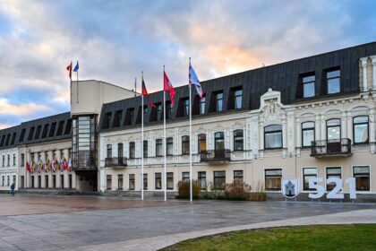 Vyriausiosios rinkimų komisijos (VRK) duomenimis, surengti kovo mėnesį vyksiančius pirmalaikius Jonavos, Joniškio ir Panevėžio merų rinkimus kainuos daugiau kaip 1,3 mln. eurų.