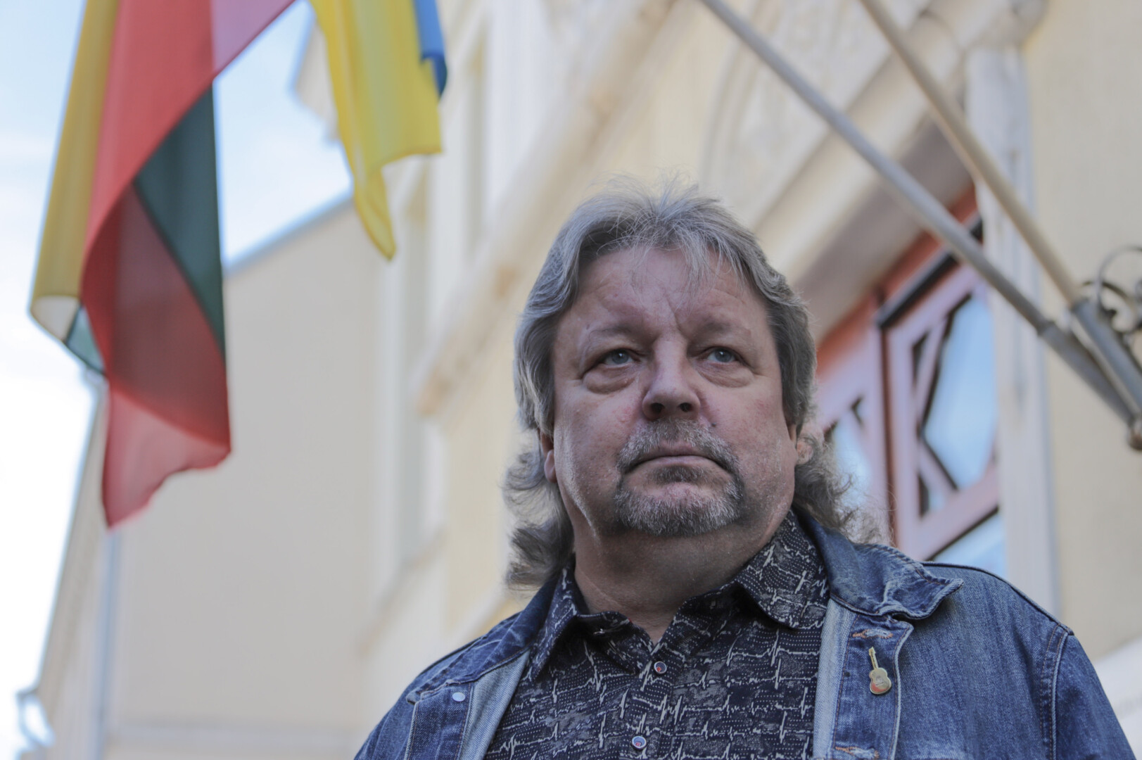 Tuomečio sąjūdiečių leidinio redaktorius Arnoldas Simėnas sako, jog nepriklausomybės priešaušryje visą laiką kiek tik įmanoma laikytasi konspiracijos – būta informacijos, kad KGB domisi Sąjūdžio laikraščio leidėjais Panevėžyje. I. STULGAITĖS-KRIUKIENĖS nuotr.