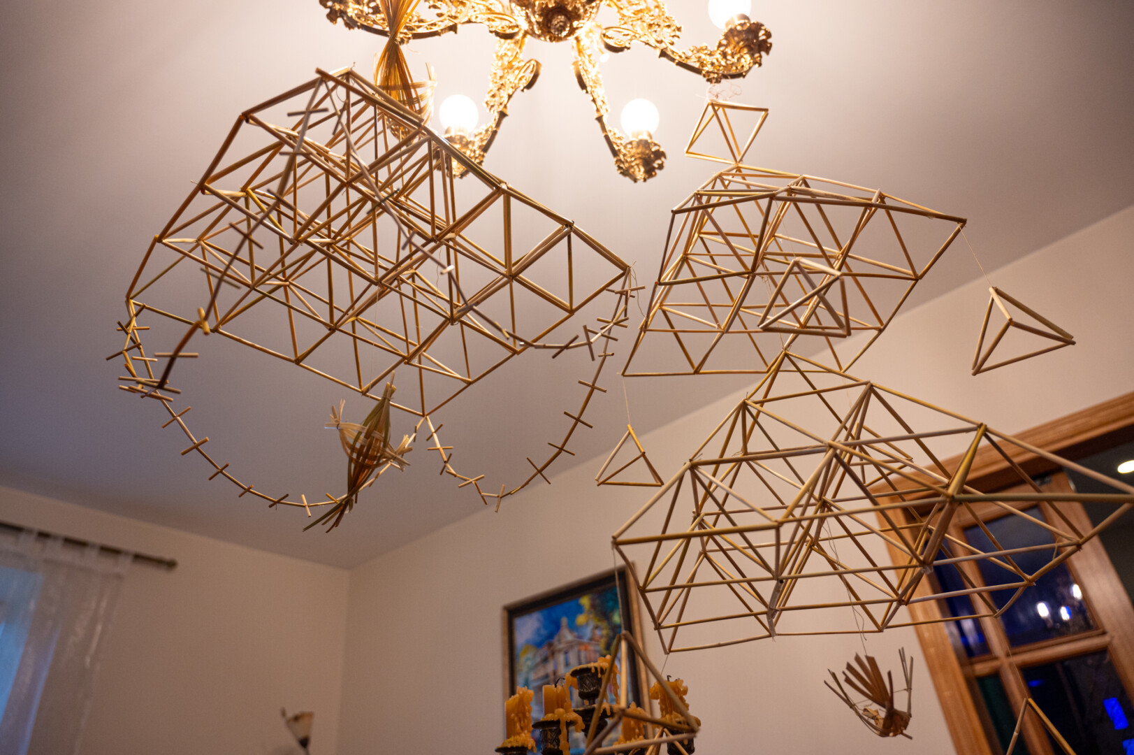 Lietuviški sodai išsiskiria geometrinių konstrukcijų sudėtingumu, puošyba, juos rišančių meistrų gausa. P. ŽIDONIO nuotr.