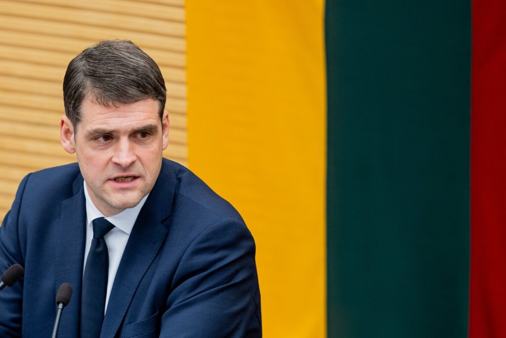 Po beveik mėnesį trukusių įtampas koalicijoje kėlusių diskusijų, „aušriečių“ lyderis Remigijus Žemaitaitis sako, kad jo vadovaujama partija į Seimo vicepirmininkus pavasarį gali pasiūlyti nebūtinai jo kandidatūrą.