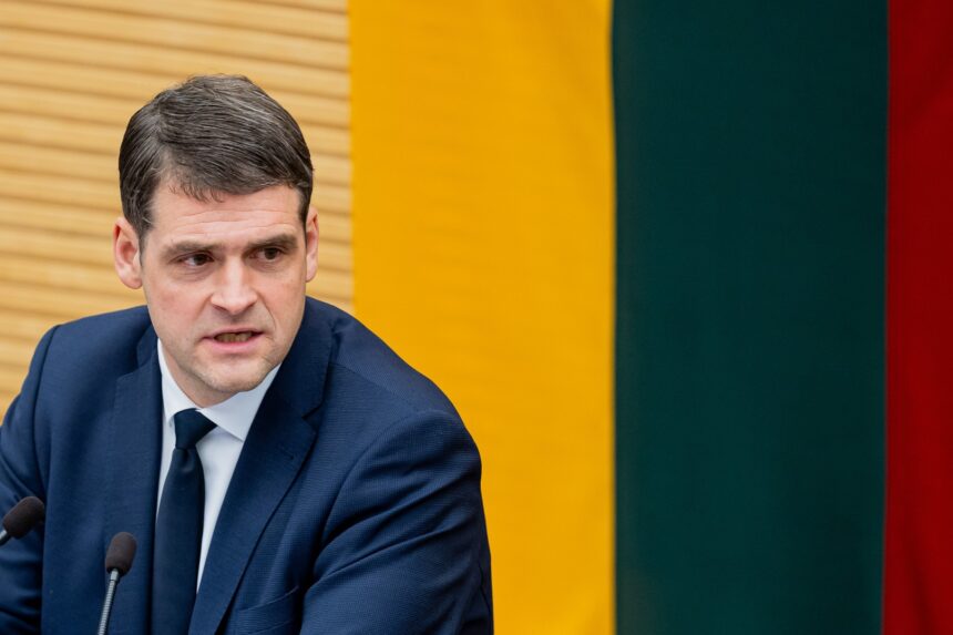 Po beveik mėnesį trukusių įtampas koalicijoje kėlusių diskusijų, „aušriečių“ lyderis Remigijus Žemaitaitis sako, kad jo vadovaujama partija į Seimo vicepirmininkus pavasarį gali pasiūlyti nebūtinai jo kandidatūrą.