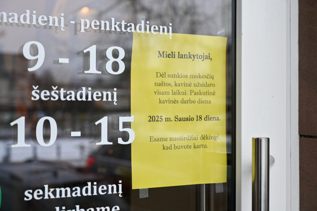 Prieš metus panaikintos pridėtinės vertės mokesčio (PVM) lengvatos maitinimo sektoriui pasekmės pasivijo kavines ir restoranus, ypač įsikūrusius regionuose.