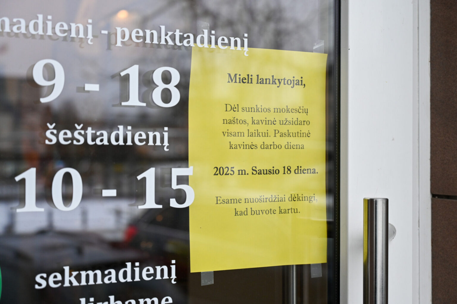 Prieš metus panaikintos pridėtinės vertės mokesčio (PVM) lengvatos maitinimo sektoriui pasekmės pasivijo kavines ir restoranus, ypač įsikūrusius regionuose.