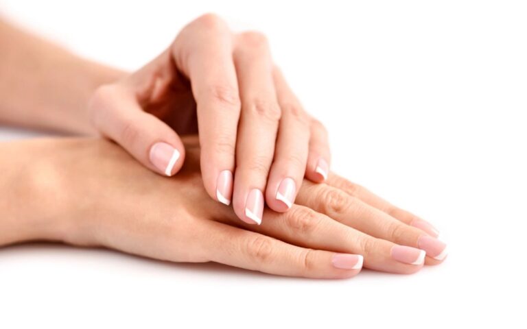 Kada geltoni nagai normalu, o kada, pasak gydytojų dermatologų, – įspėjamasis ženklas?