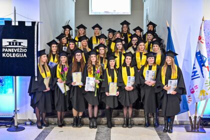 Panevėžio kolegijoje diplomai įteikti Bendrosios praktikos slaugos studijų programos absolventams.