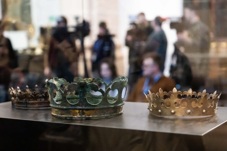 Kultūros paveldo departamentas (KPD) penktadienį spręs, kokio dydžio baudą skirti karališkąsias insignijas atradusiai Vilniaus arkivyskupijai, skelbia portalas 15 min.lt. 