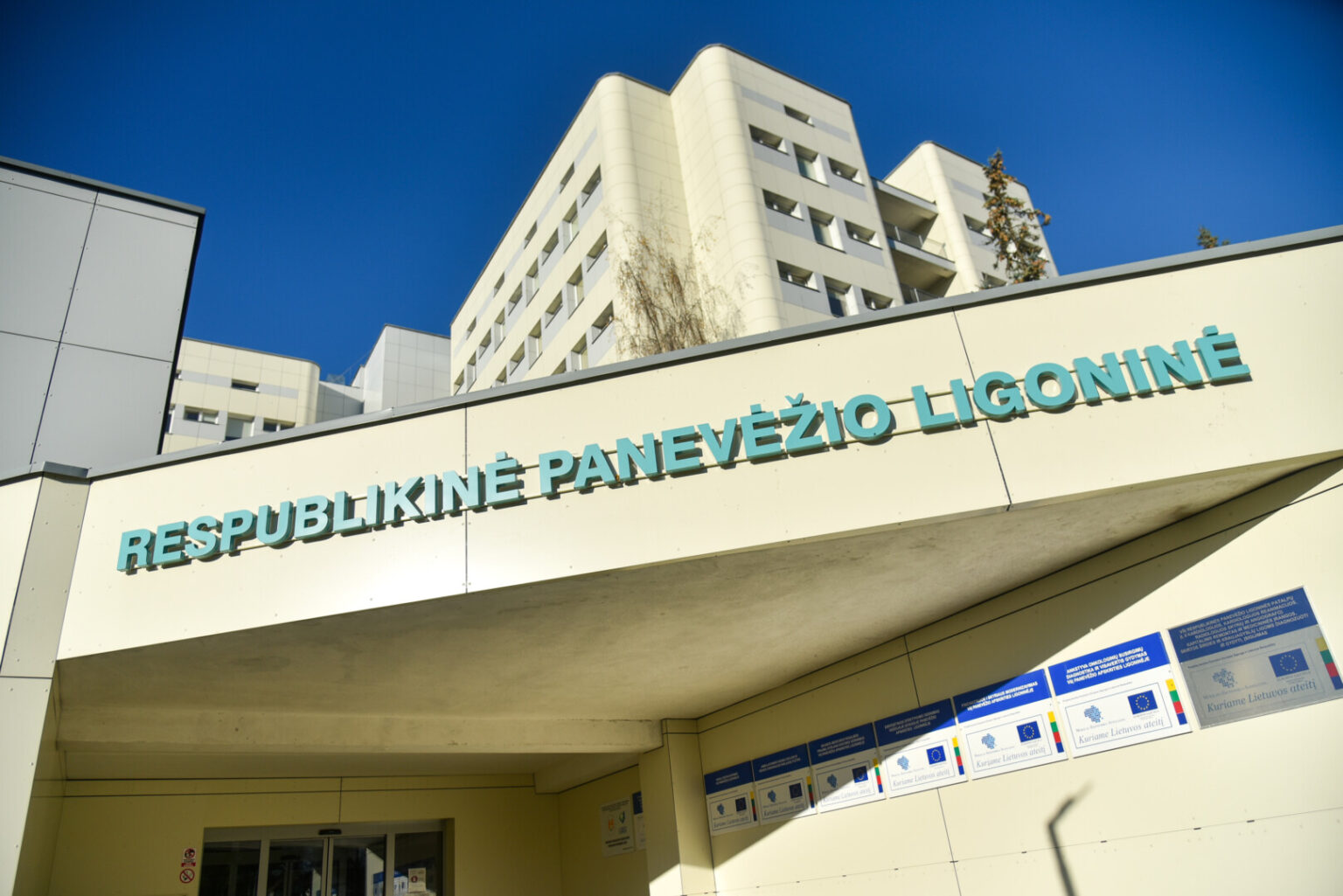 Panevėžio apygardos teismas padėjo tašką sensacingoje byloje, išteisinęs medikus, gelbėjusius ties gyvybės ir mirties riba atsidūrusių dviejų vaikų gyvybes.