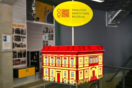 Panevėžio kraštotyros muziejus, šiemet minėdamas veiklos šimtmetį, miestui ir jo svečiams dovanoja išskirtinę šviesos instaliaciją.