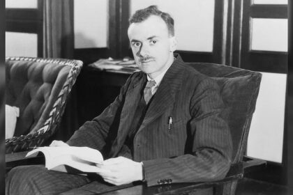 Mokslas dažnai laikomas religijos priešingybe. Bet vienas Harvardo universiteto mokslininkas įsitikinęs, jog kaip tik mokslas – tiksliau, konkreti matematinė formulė, gali įrodyti Dievo egzistavimą.