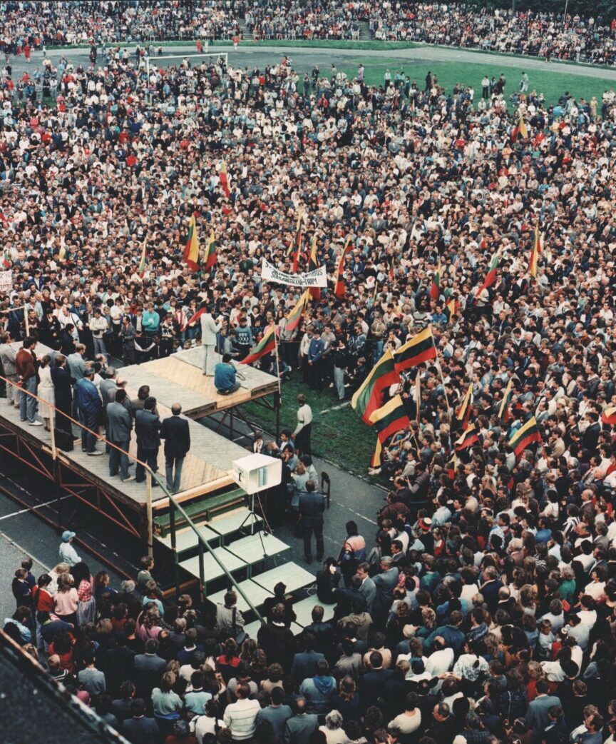 Pirmasis Sąjūdžio mitingas Panevėžyje 1988 metų rugsėjo 11 dieną tapo legenda. PANEVĖŽIO KRAŠTOTYROS MUZIEJAUS fondų (A. Gylio) nuotr.