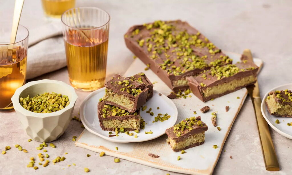 Šiam savaitgaliui parinkome kelis puikius desertus, kuriuos nesunkiai galima pasigaminti namuose – ir taip, pagarsėjusį Dubajaus šokoladą taip pat.