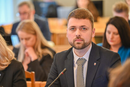 Visą straipsnį skaitykite kovo 14 dienos (penktadienio) „Sekundės“ laikraštyje. Prenumeruokite https://prenumerata.sekunde.lt/ – yra ir PDF formatu.