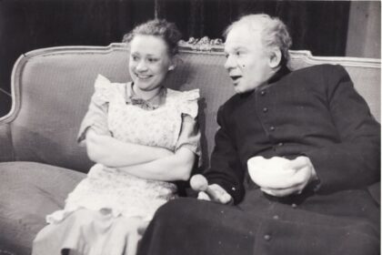 Panevėžio apskrities Gabrielės Petkevičaitės-Bitės viešosios bibliotekos Juozo Miltinio memorialiniame bute Tarptautinė teatro diena paminėta naujos parodos – „Spektakliui „Prieblandoje“ – 80“ atidarymu.