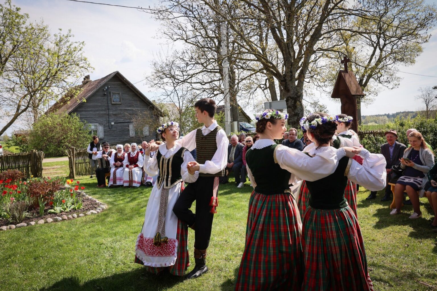 Žmonės šiais laikais Jurgines skirtingai mini, o Panevėžio rajono Paįstrio gyventojai šiai žalumos dienai skiria eilėraščių posmus.