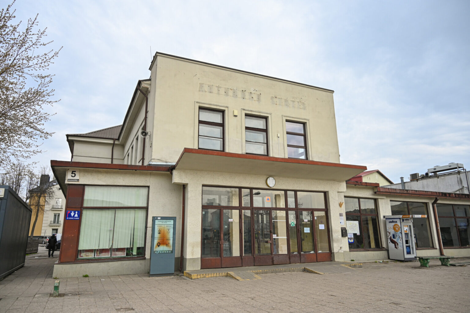 Savotiškais Panevėžio simboliais buvusių senosios autobusų stoties ir nugriauto mėsos kombinato valgyklos inventorius tapo muziejinėmis vertybėmis.