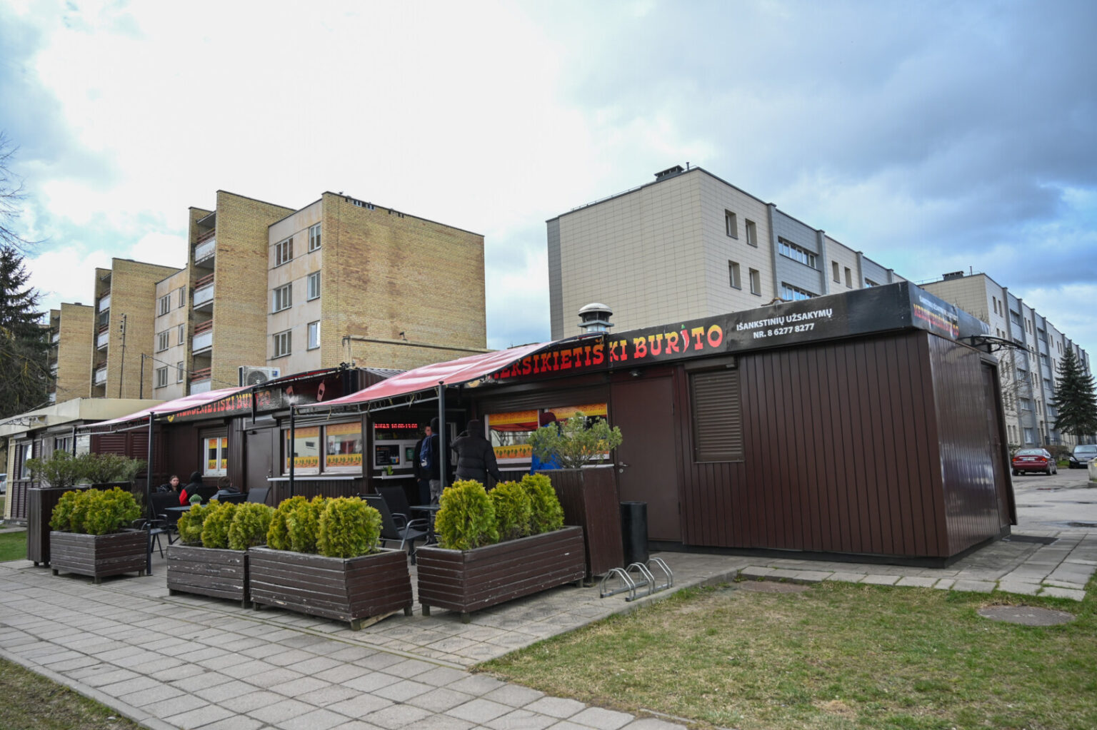 Vienos Panevėžio mokyklos socialinės pedagogės bendruomenei išplatintas laiškas, kad jų moksleivis galbūt vos netapo nusikaltimo auka, sukėlė nerimą ir kitų švietimo įstaigų mokinių tėvams.