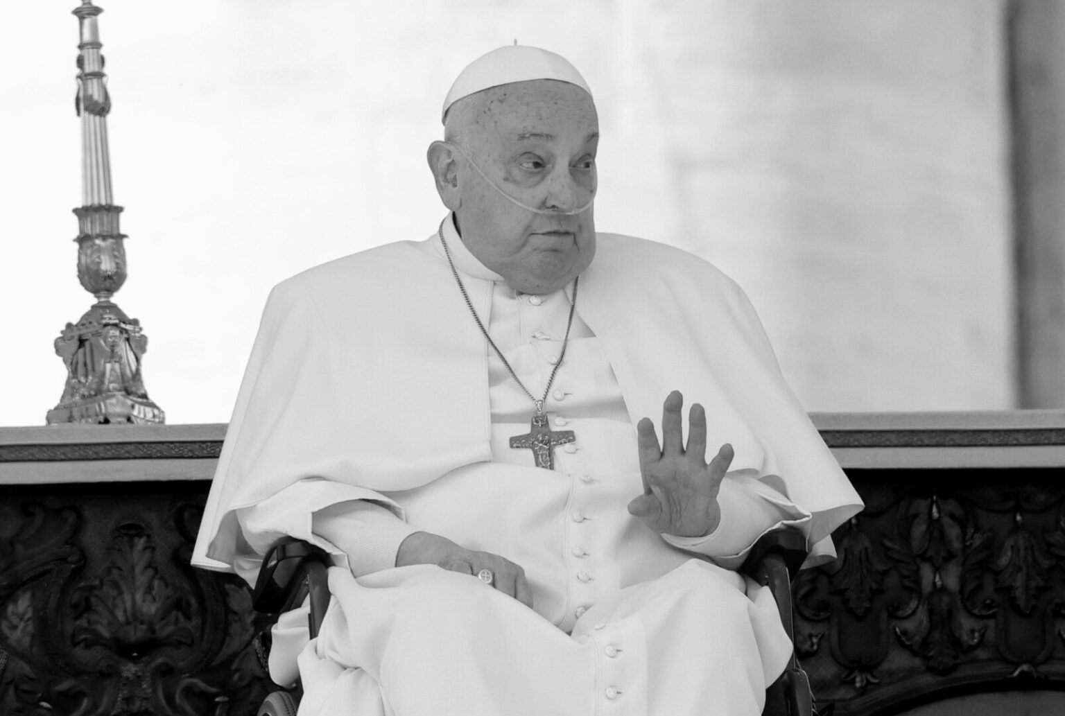 Pirmadienio rytą mirė 88-erių popiežius Pranciškus, pranešė Vatikanas.