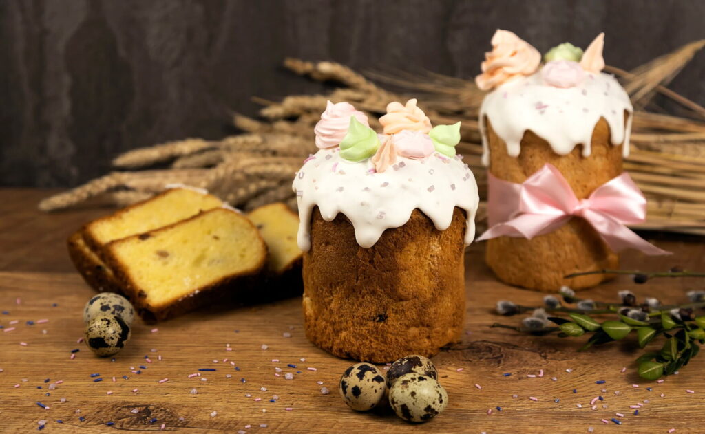 Tradicinio Velykų pyrago kepimas – rimta užduotis net įgudusioms šeimininkėms ir šeimininkams.