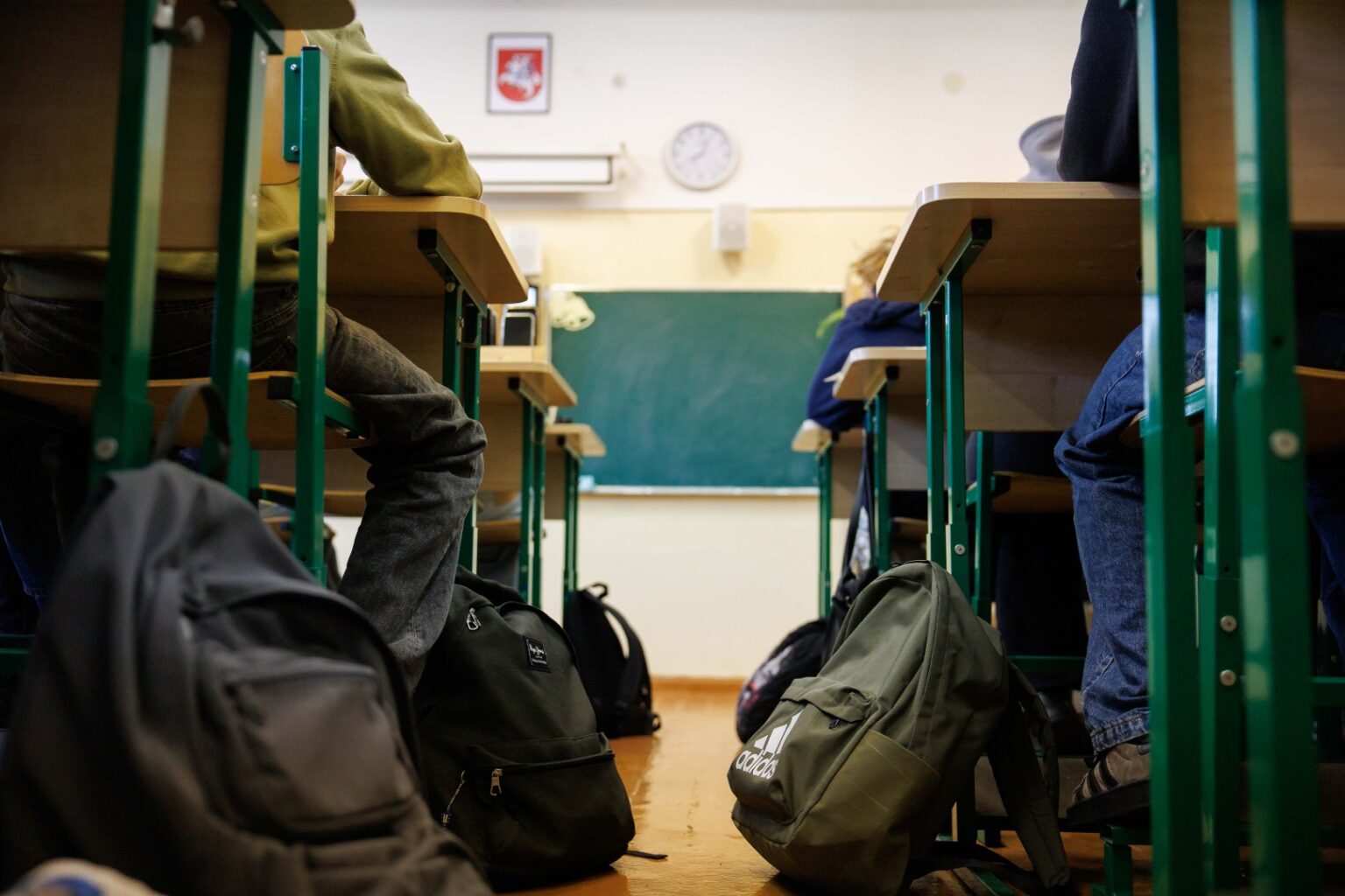 6 iš 10 gyventojų pritartų, kad Lietuvoje būtų trumpinami mokslo metai, rodo LRT užsakymu atlikta „Baltijos tyrimų“ apklausa.