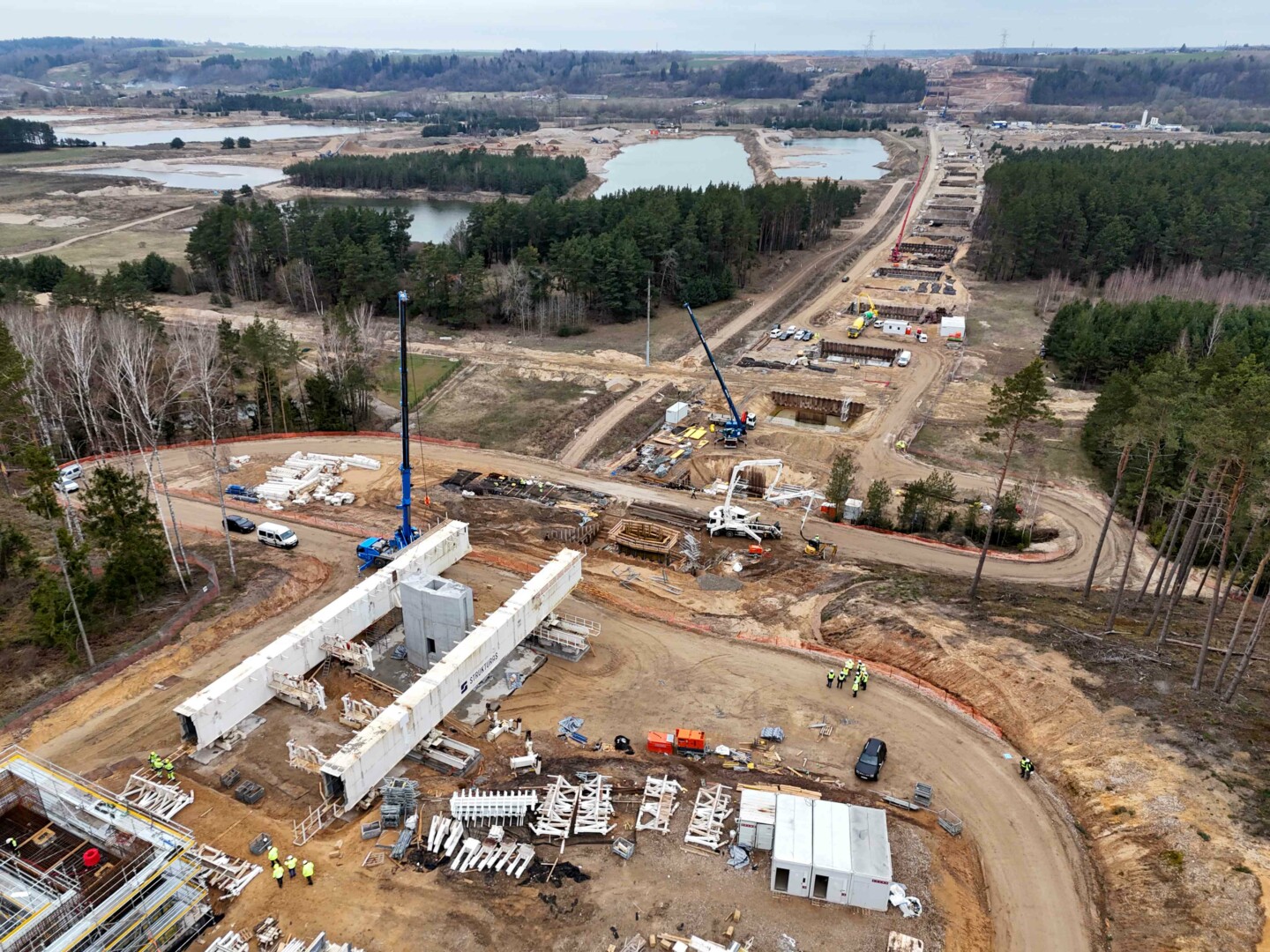 Žadama, kad europinės geležinkelio vėžės „Rail Baltica“ statybos dar šiais metais startuos ir Panevėžio rajone. „LIETUVOS GELEŽINKELIAI“ nuotr.