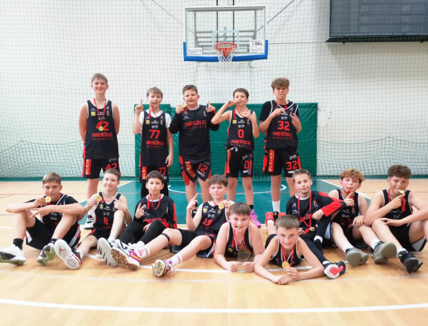 Panevėžio sporto centre krepšininkai toliau džiugina pasiekimais. Trenerio Tado Mykolaičio ugdytiniai U17 krepšinio turnyre iškovojo trečiąją vietą, o U13 amžiaus grupės krepšininkai tapo nugalėtojais.