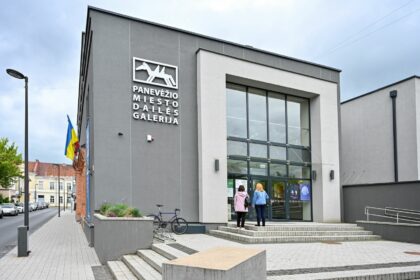 Pirmaisiais Lietuvos nepriklausomybės atkūrimo metais istoriniame pastate miesto centre įkurta Panevėžio dailės galerija šiandien skaičiuoja jau 35-uosius gyvavimo metus.