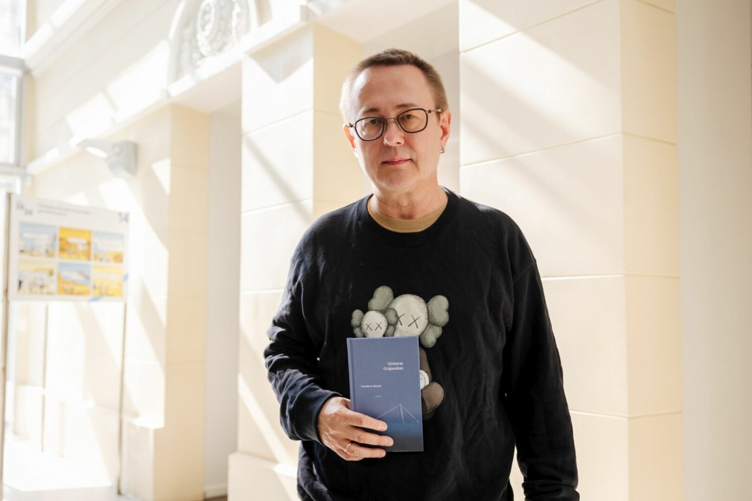 Panevėžio apskrities Gabrielės Petkevičaitės-Bitės viešojoje bibliotekoje pristatyta naujausia poeto, prozininko, vertėjo, dramaturgo, Klaipėdos dramos teatro meno vadovo Gintaro Grajausko poezijos knyga „Vandens skonis“.