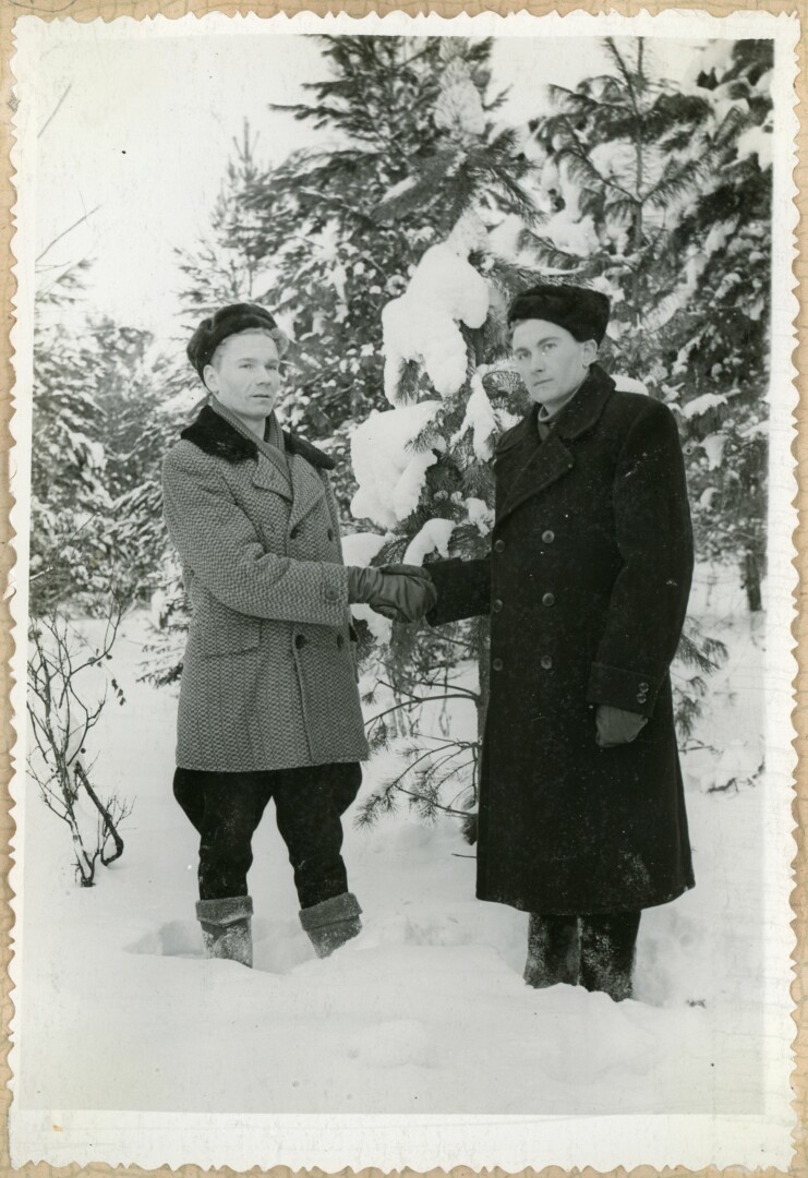 Lietuviai tremtiniai Henrikas (kairėje) ir Steponas Pobedinskai. Apie 1956–1957 m. Kailuškos kaimas. (Asino r., Tomsko sr.) S. POBEDINSKO asmeninio archyvo nuotr.