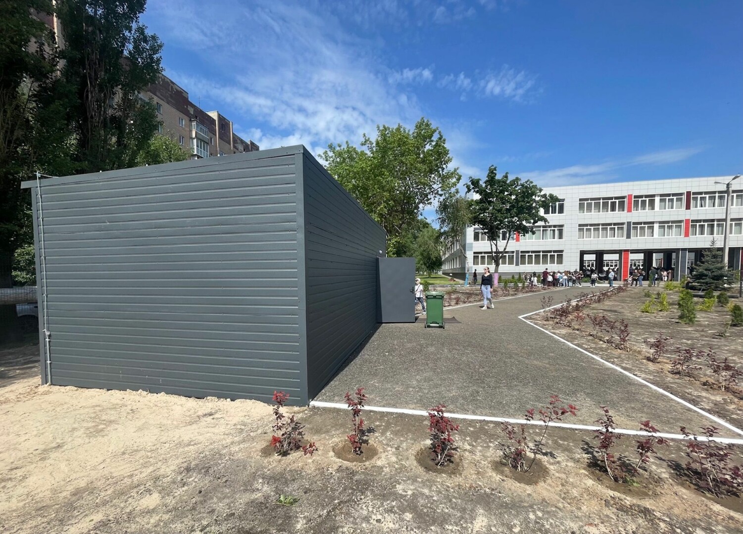 Nežinodamas neįtartum, kad kieme stovintis sandėliukas yra įėjimas į slaptą požeminę mokyklą. E. BUTRIMO nuotr.