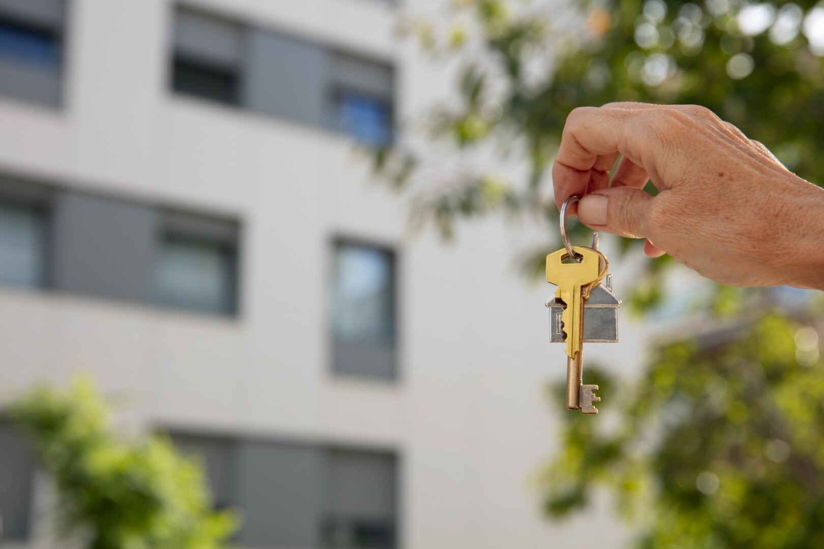 Pastaruoju metu nekilnojamojo turto rinka Panevėžyje tiek suaktyvėjusi, kad problema tampa maža pasiūla ir į viršų šuoliuojančios kainos. P. ŽIDONIO nuotr.