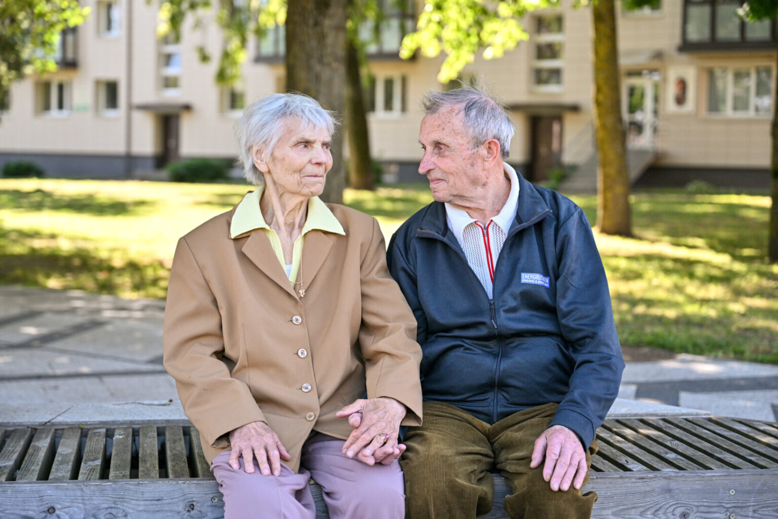 Eina antras mėnuo, kai žydinčią gegužę panevėžiečiai Genutė ir Bronius Puzinai atšventė šešias dešimtis drauge nugyventų metų.
