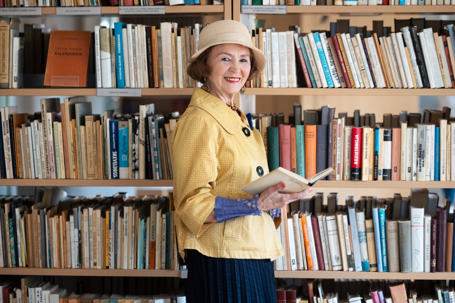 Ši elegantiška, besišypsanti, švytinti moteris atrodo matyta turbūt daugeliui panevėžiečių. Pasufleruosime – tai įvairių organizacijų narė, savanorė. Moteris, niekada nepristinganti veiklos. Susipažinkime: panevėžietė Valė Bilienė, daugelio mieste vykstančių renginių dalyvė.