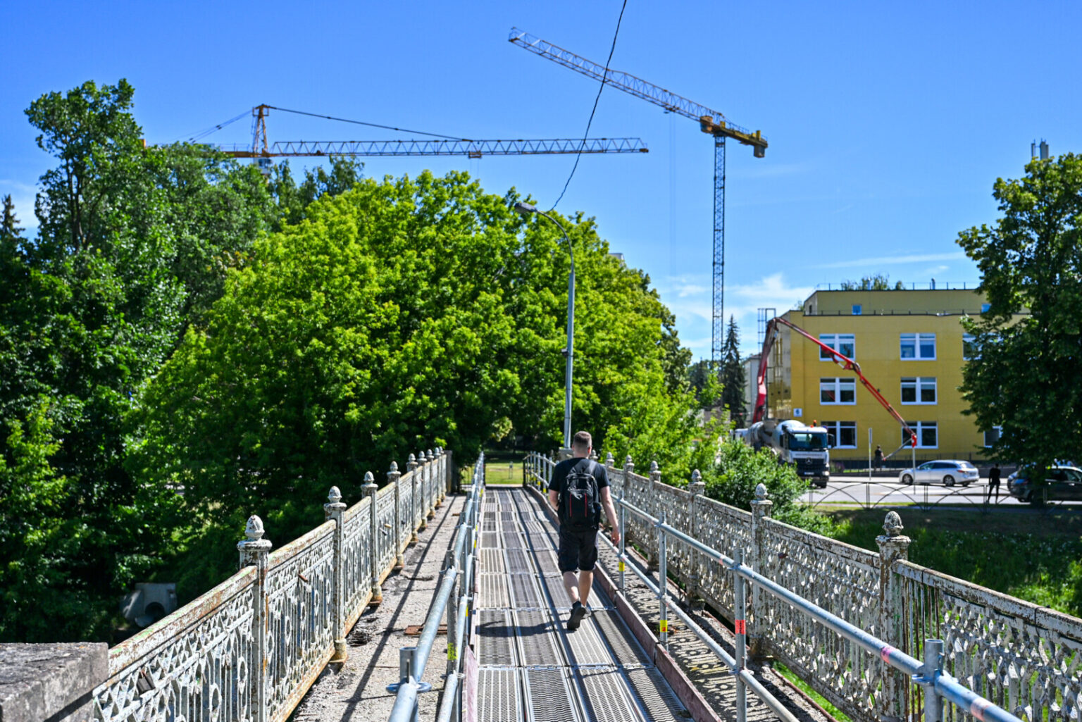 Miesto Savivaldybei ir statybų gigantei PST Group pagaliau pavyko sutarti dėl nebaigto pėsčiųjų tilto per Nevėžį rekonstrukcijos ir Kranto gatvės bei Kultūros centro prieigų sutvarkymo užbaigimo.