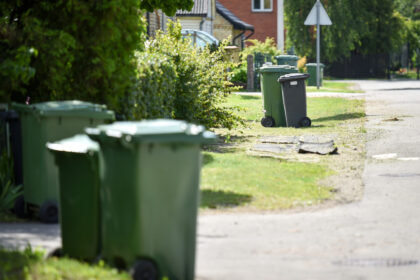 Nuo kitų metų pradžios visi individualių namų savininkai privalės turėti asmeninius konteinerius, o iki šiol galiojusi galimybė naudotis kolektyviniais – bus ištrinta be išlygų.