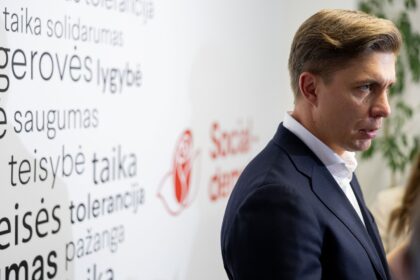 Sekmadienį posėdžiavusi Lietuvos socialdemokratų partijos (LSDP) taryba nusprendė į naujos sudėties valdančiąją koaliciją kviesti Remigijaus Žemaitaičio vadovaujamą „Nemuno aušrą“ bei Aurelijaus Verygos vedamą Lietuvos valstiečių ir žaliųjų sąjungą (LVŽS).